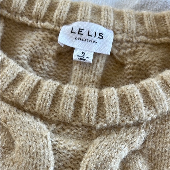 LE LIS Women's Tan Cable Knit Sweater Vest - perfect condition - Picture 4 of 6